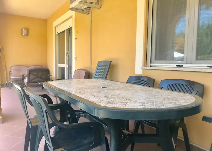 Pizzo Beach Club Two Bed Apartments 8G